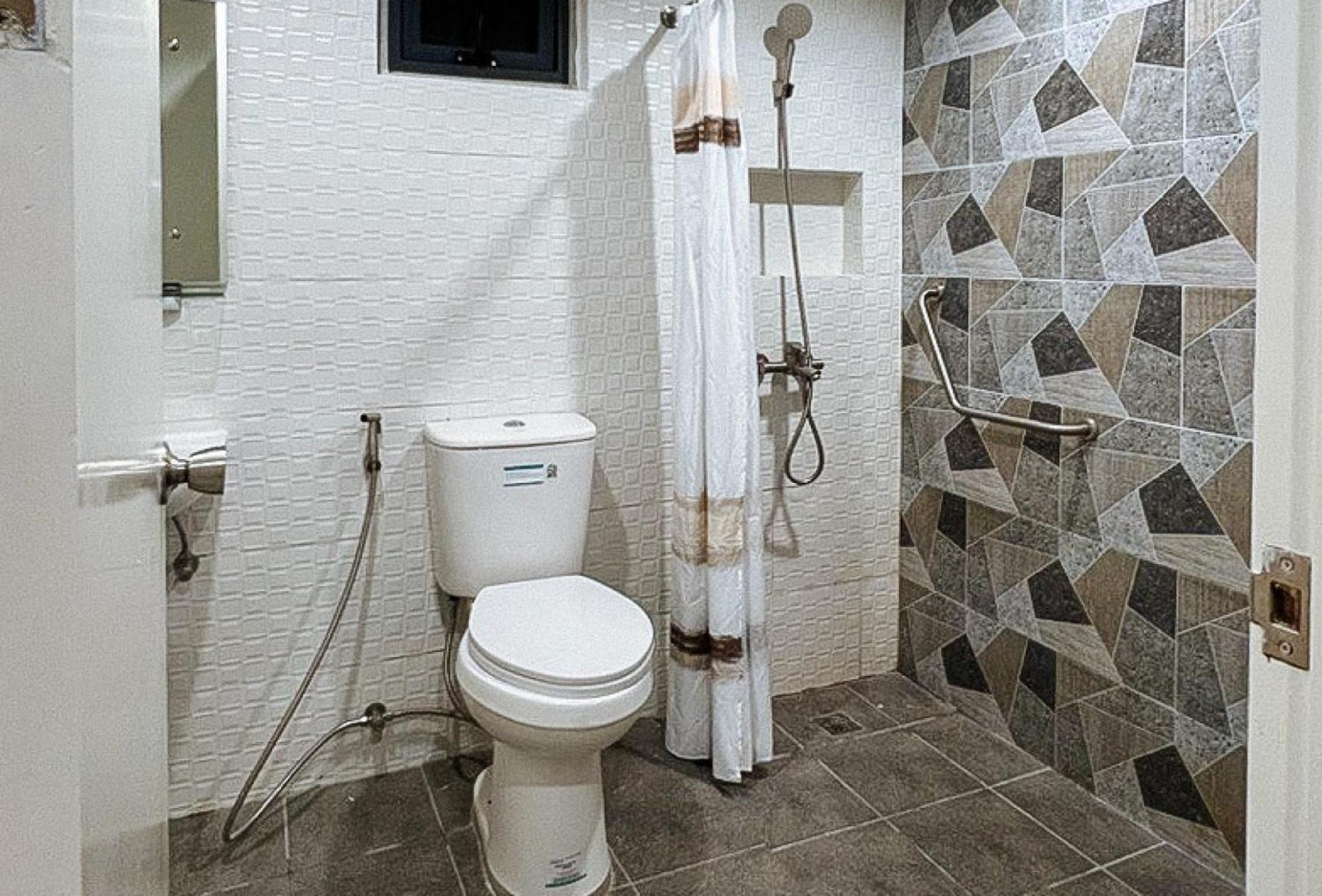 Lea Robert Hotel Angeles Pampanga By Reddoorz Dış mekan fotoğraf